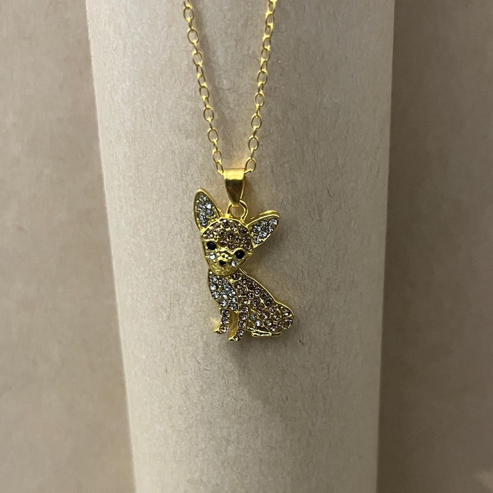 Chihuahua Necklace Gold-Tone Crystal Pendant with display case Dog Doggy Puppy